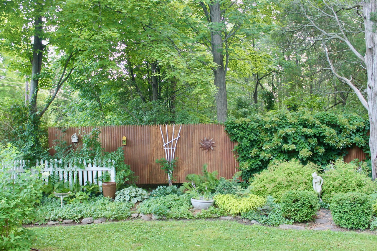 THE SERENITY GARDEN Pam's English Garden