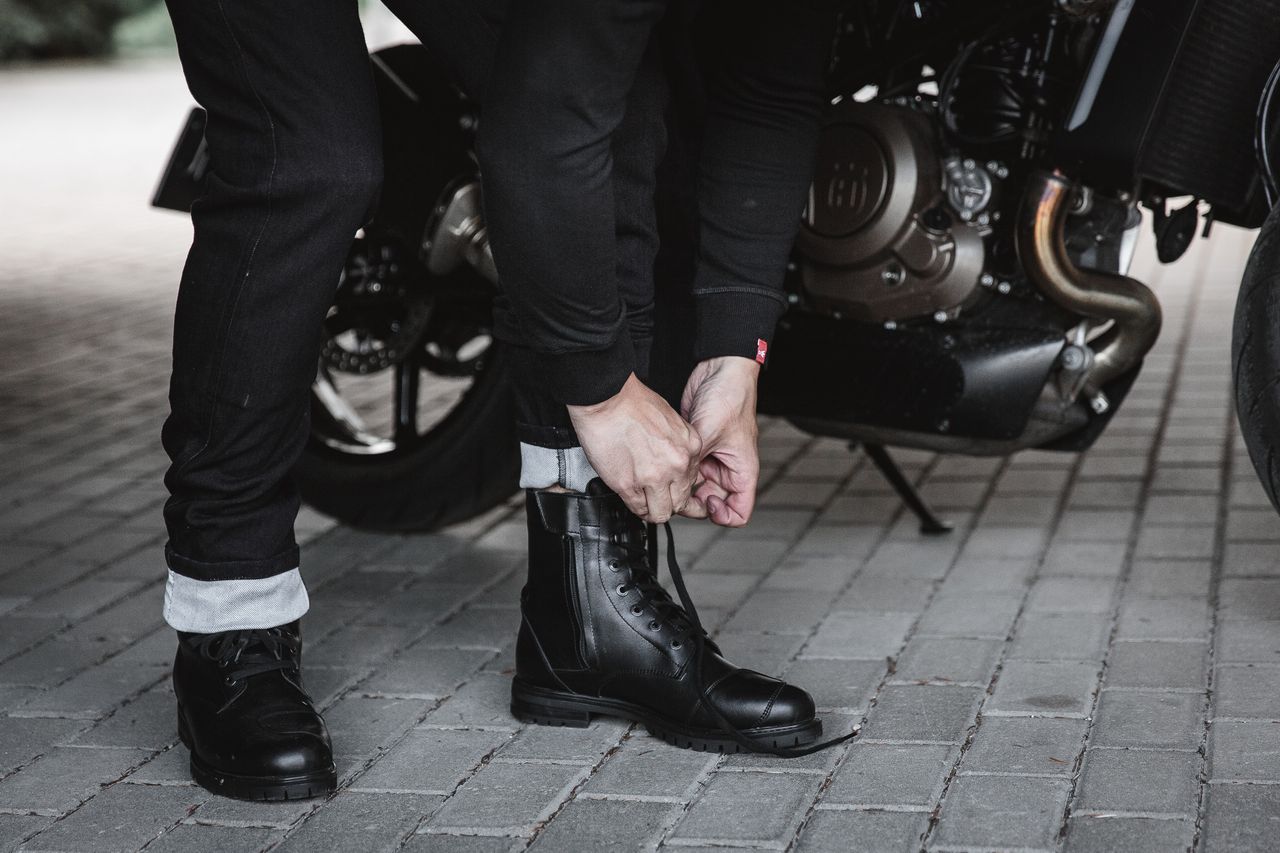 Best Motorcycle Shoes to Wear When Riding a Motorcycle? Pando Moto