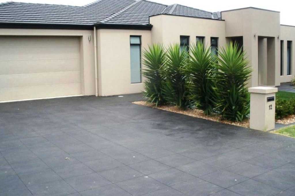 Get Handcrafted SawCut Concrete Design for Driveways