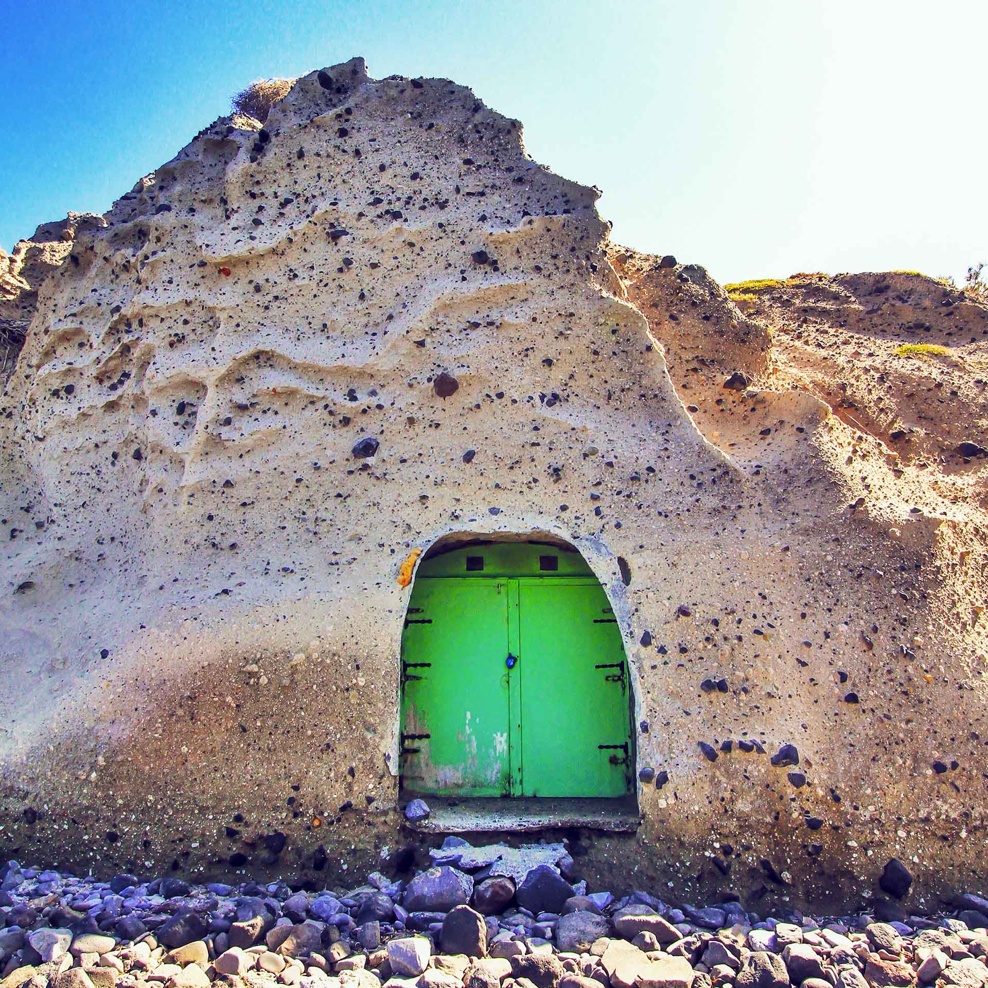 cave house in a beach in santorini Panos Barous Hire a photographer