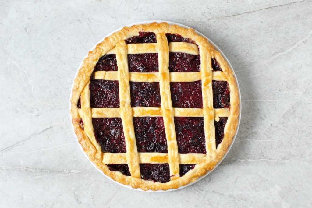 How To Reheat Fruit Pie I Test 4 Methods [Pics] Pantry & Larder