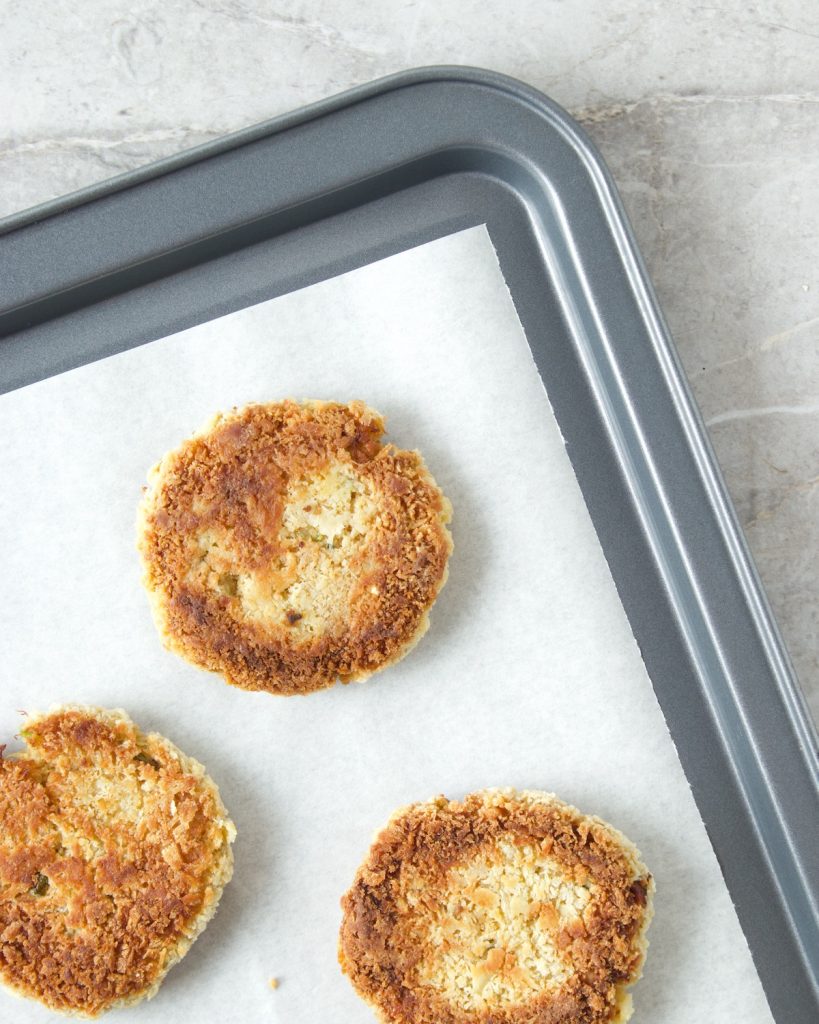 Exactly How To Reheat Crab Cakes I Test 4 Methods [Pics] Pantry