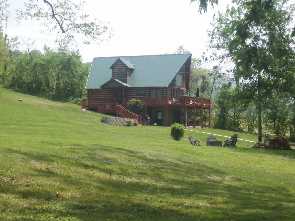 Papa Bear's River Cabin, Shenandoah River Cabin Rental, Luray Virginia Papa Bear's River Cabin, Shenandoah River Cabin Rental, Luray Virginia