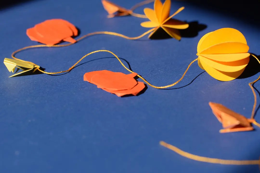 How To Make Easy Origami Pumpkin Garland // Easy Origami Pumpkins