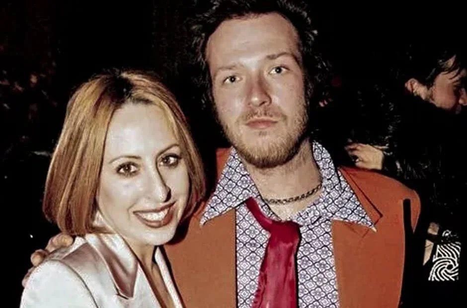 Janina Castaneda, ExWife of Scott Richard Weiland Paper Size