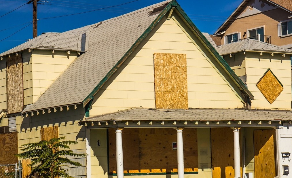 Despite Moratorium, Foreclosure Activity on Steep Incline Paper