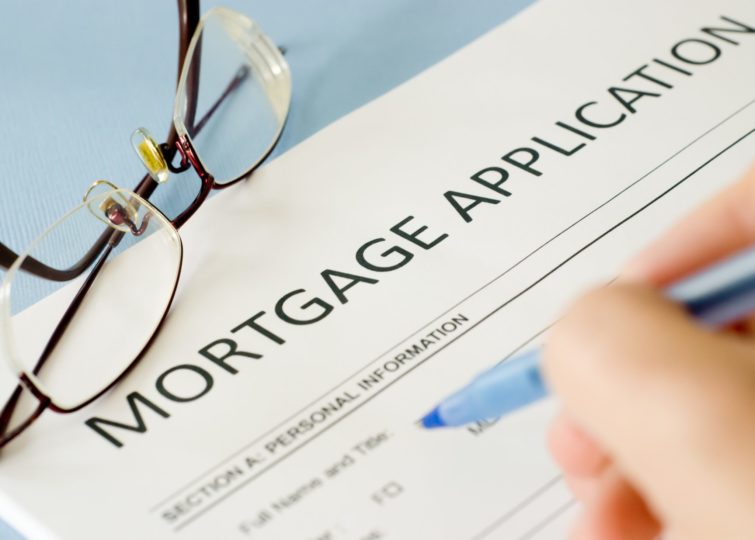 Mortgage Demand Falls To New 22Year Low As Housing Market Fuels Recession Fears Paper Source