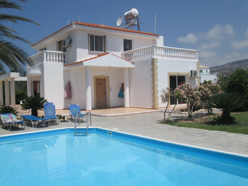 Villa Christoforou Coral Bay Paphos long term rent Paphos villa