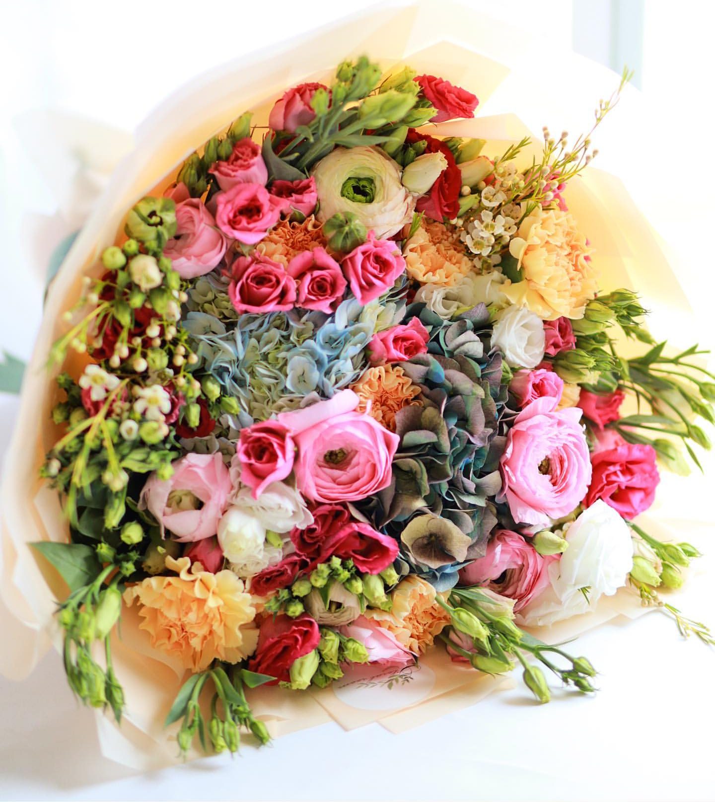 Амберг Paphos Flowers Delivery