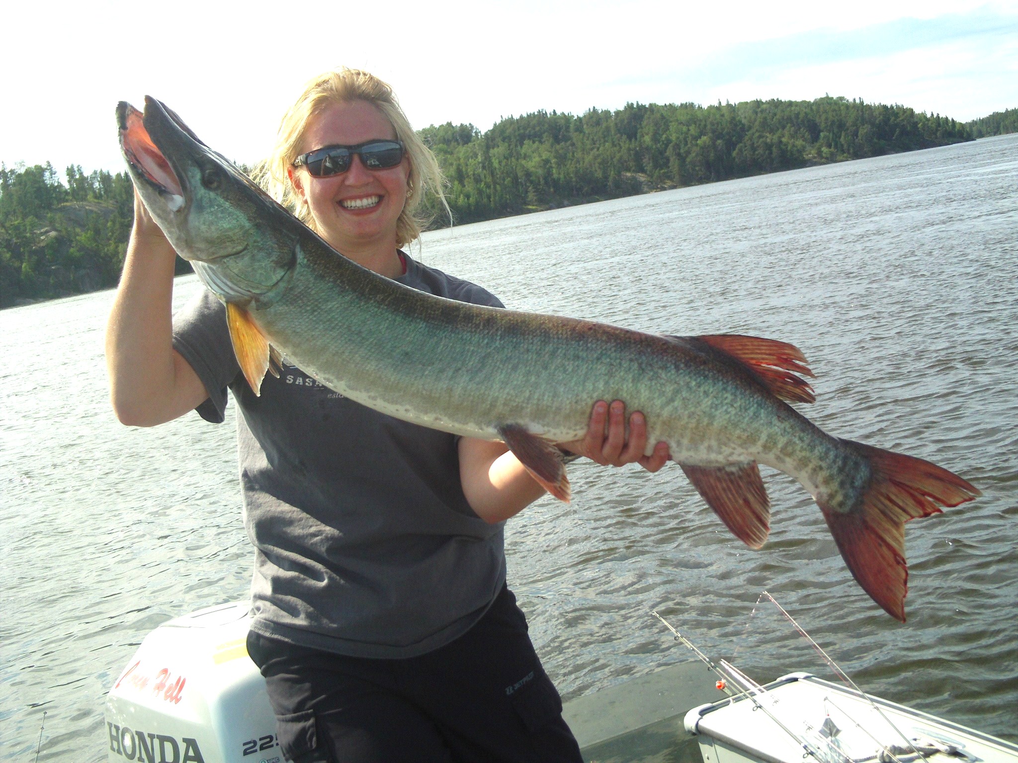 Paradise Cove Resorts Minaki, Ontario » Fishing