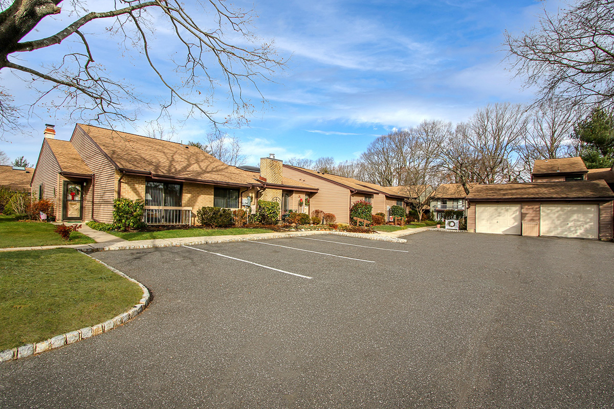 Exterior Refresh SHADOW LAKE VILLAGE, MIDDLETOWN NJ Parallel