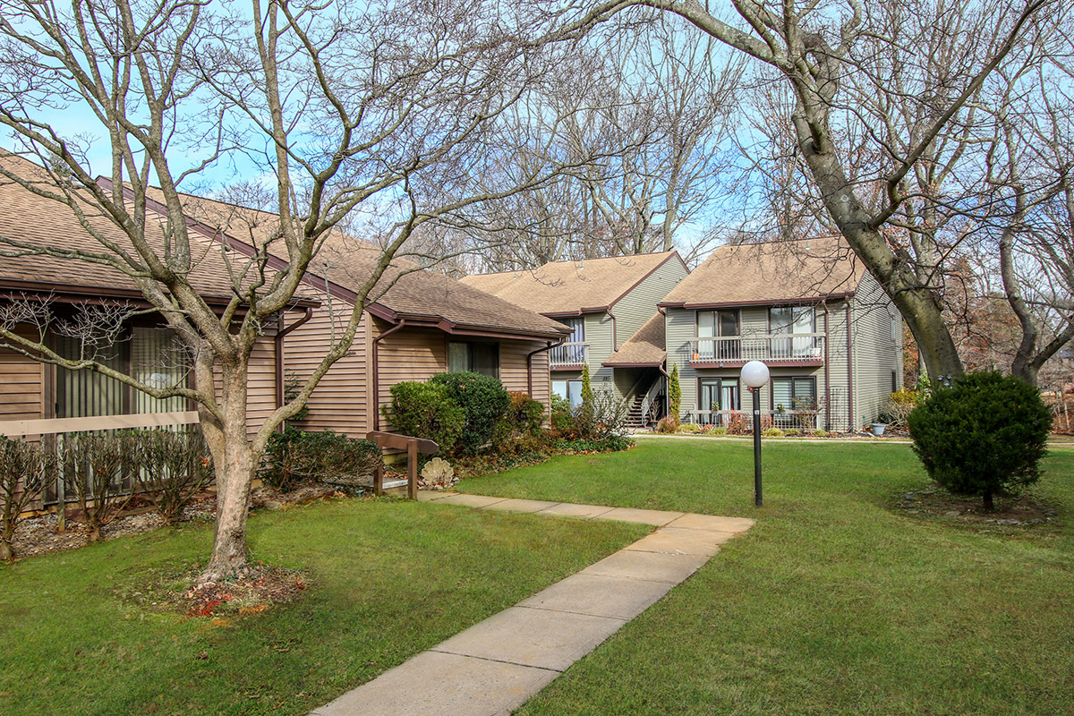 Exterior Refresh SHADOW LAKE VILLAGE, MIDDLETOWN NJ Parallel