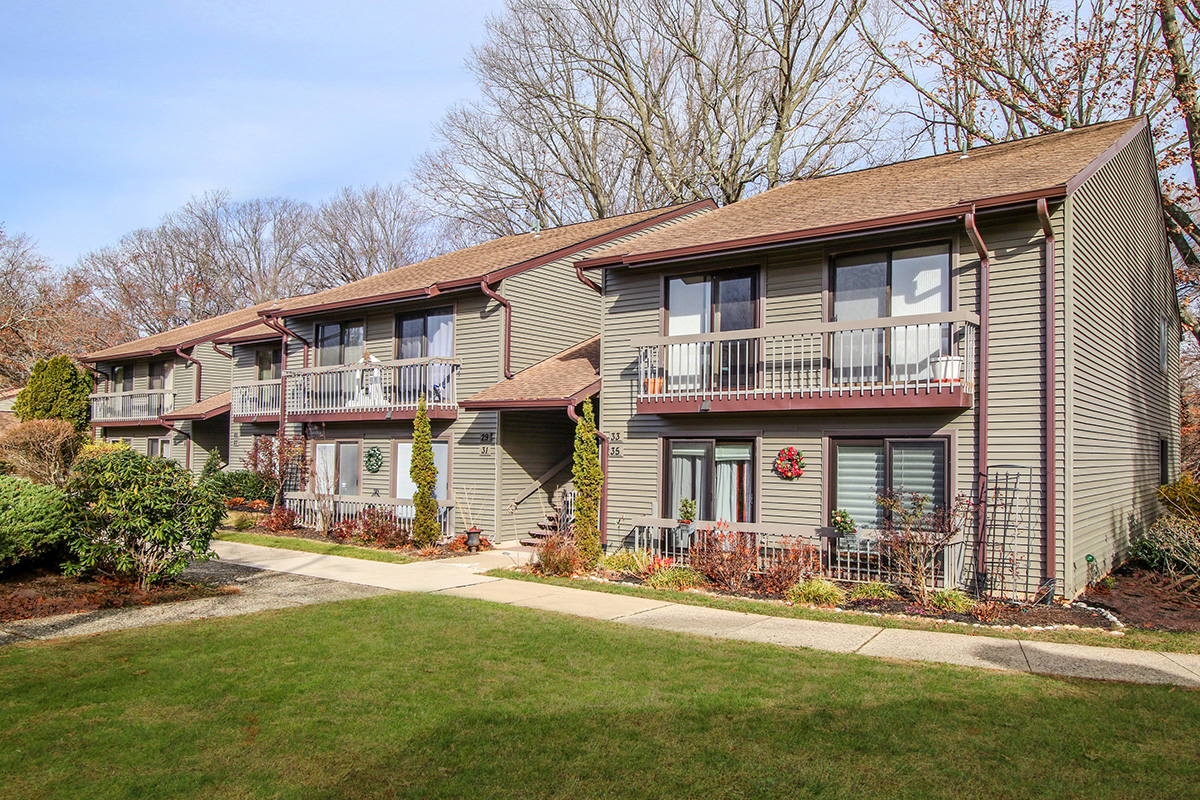 Exterior Refresh SHADOW LAKE VILLAGE, MIDDLETOWN NJ Parallel