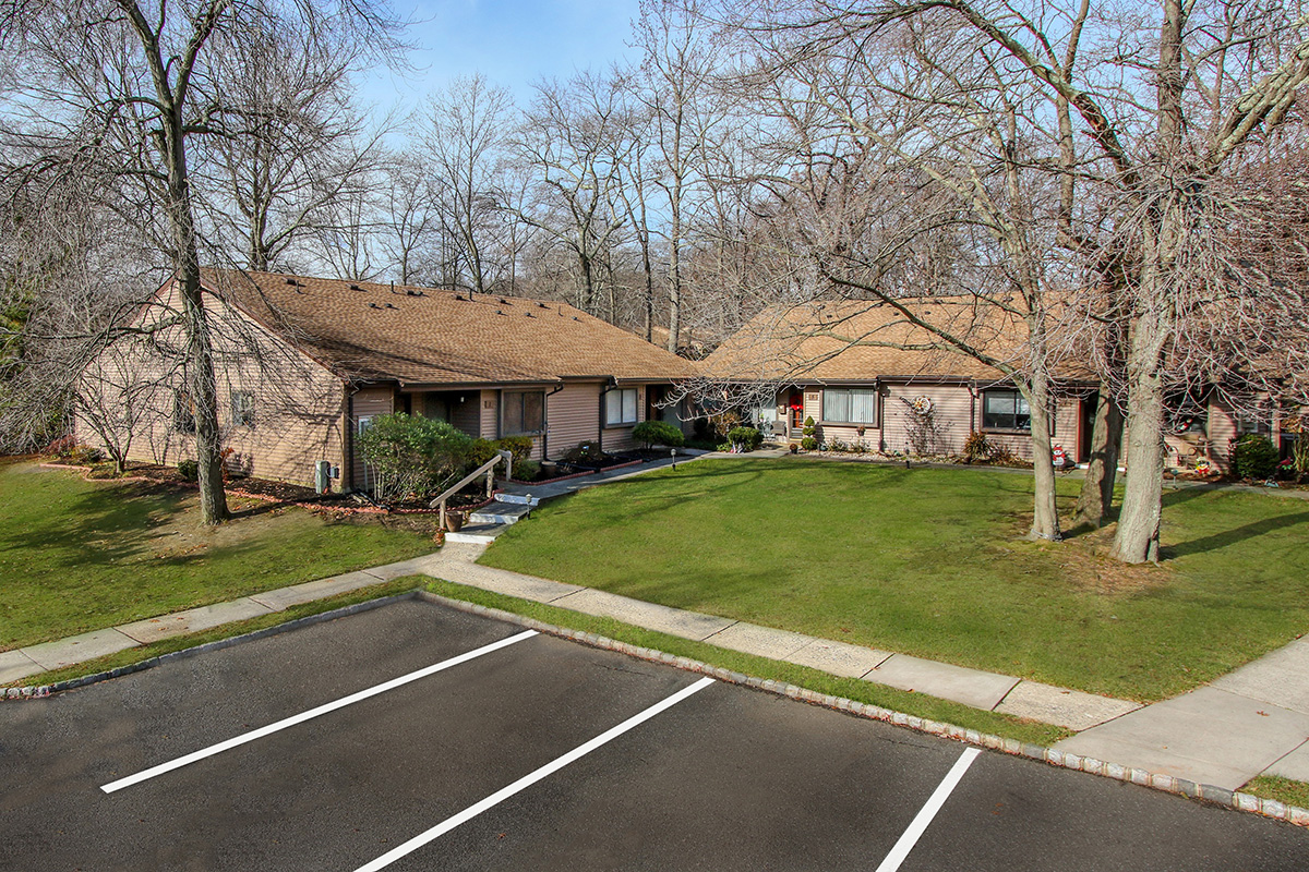 Exterior Refresh SHADOW LAKE VILLAGE, MIDDLETOWN NJ Parallel