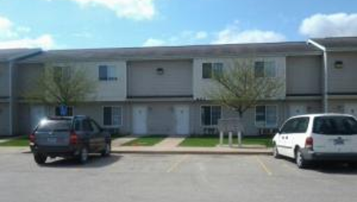 Maple Place Apartments Paramark Real Estate