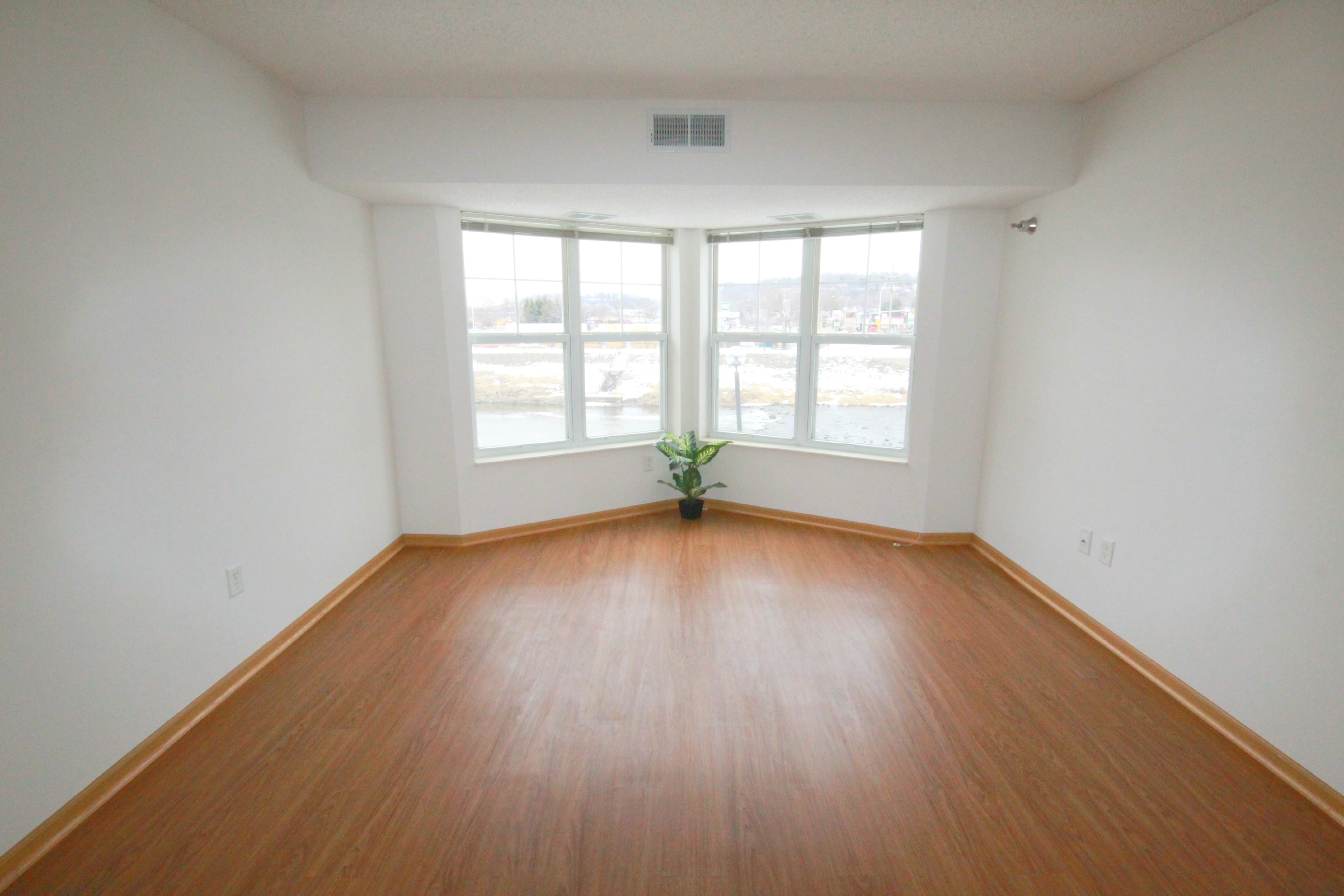 River’s Edge Apartments Paramark Real Estate