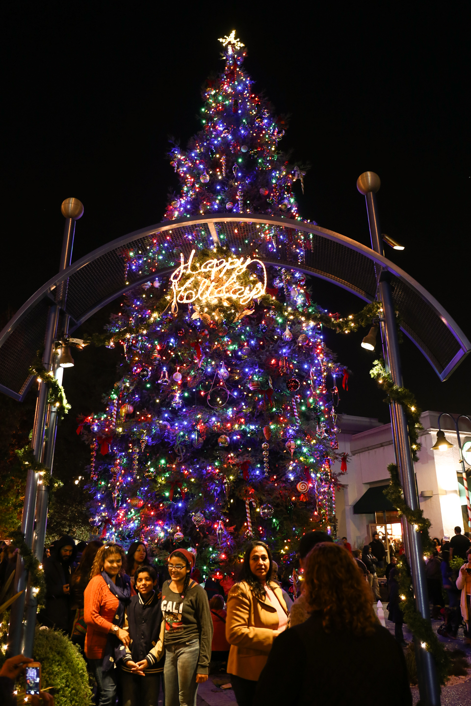 21st Annual Tree Lighting with free Grupo Neblina concert