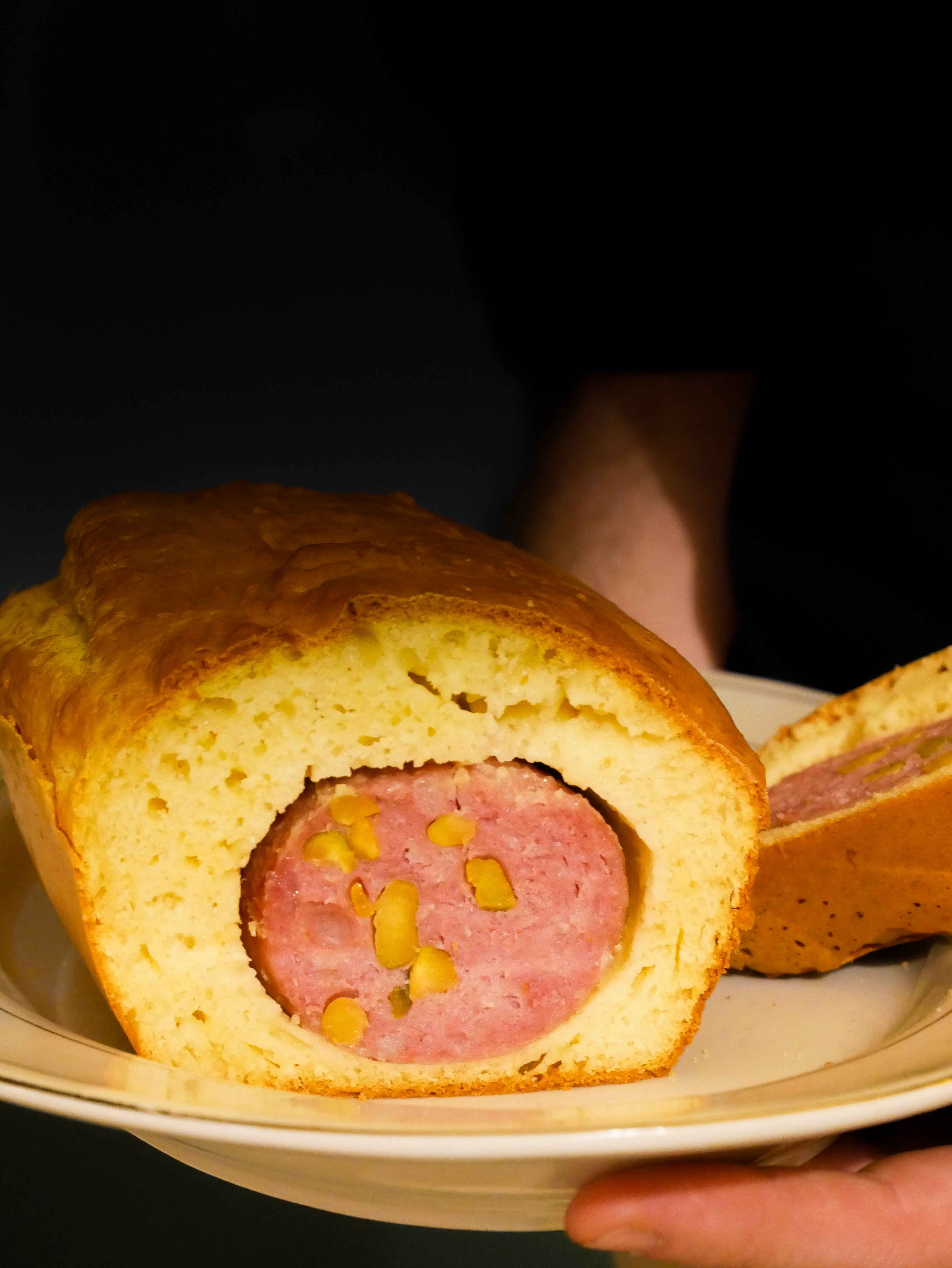 Saucisson brioché à la Lyonnaise