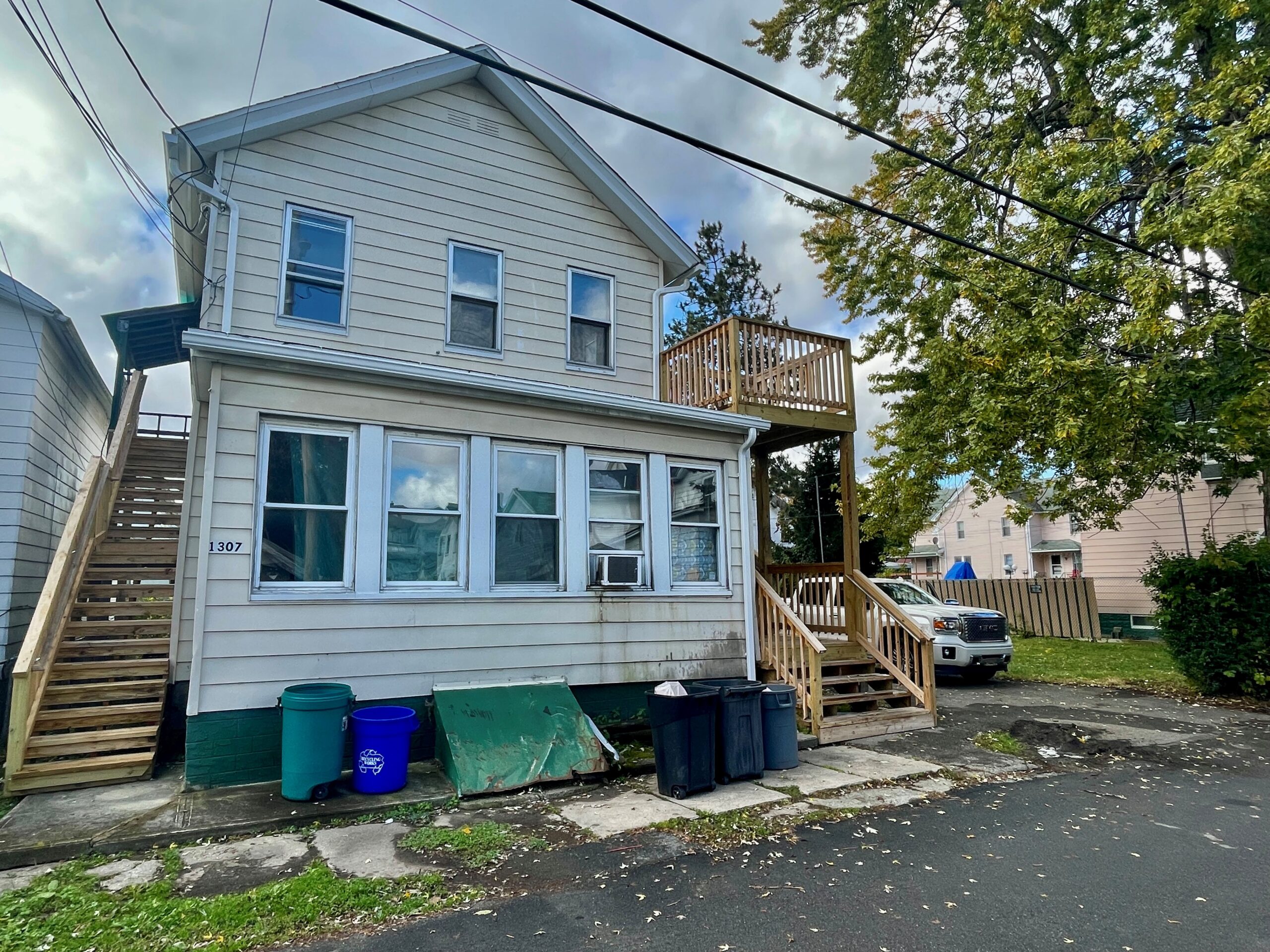 1307 PRESTON PLACE 2ND FLOOR SCRANTON, PA 18504 Parasole Properties