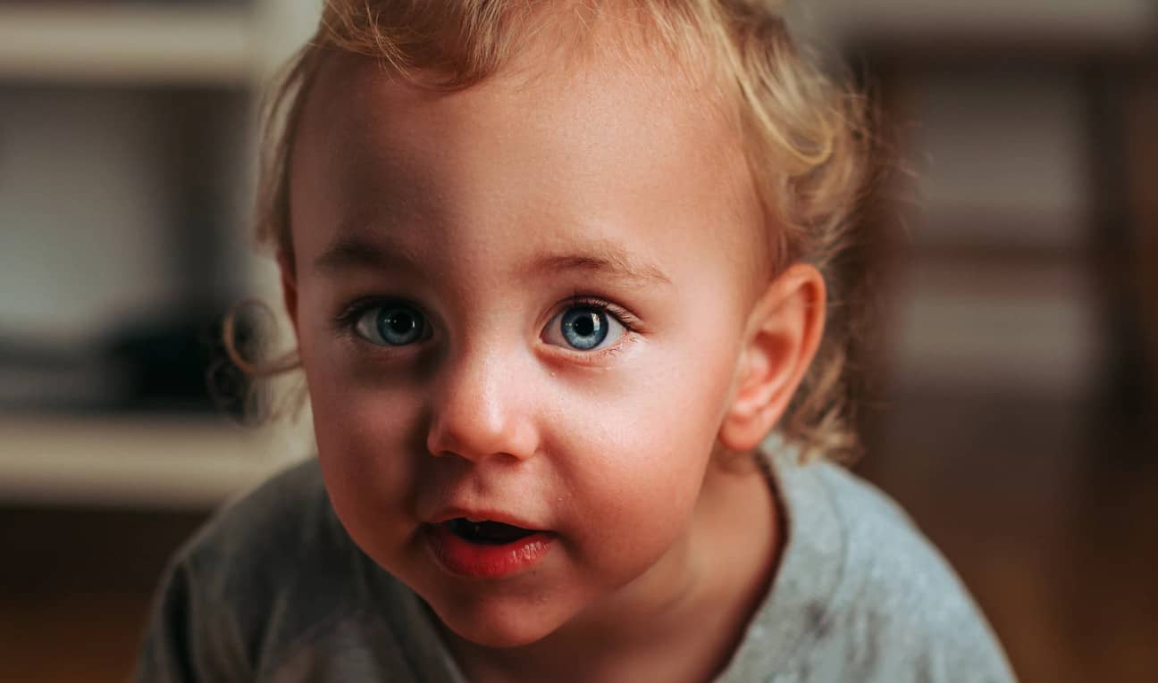 How to a Wean Baby off Formula and Introduce Solid Foods