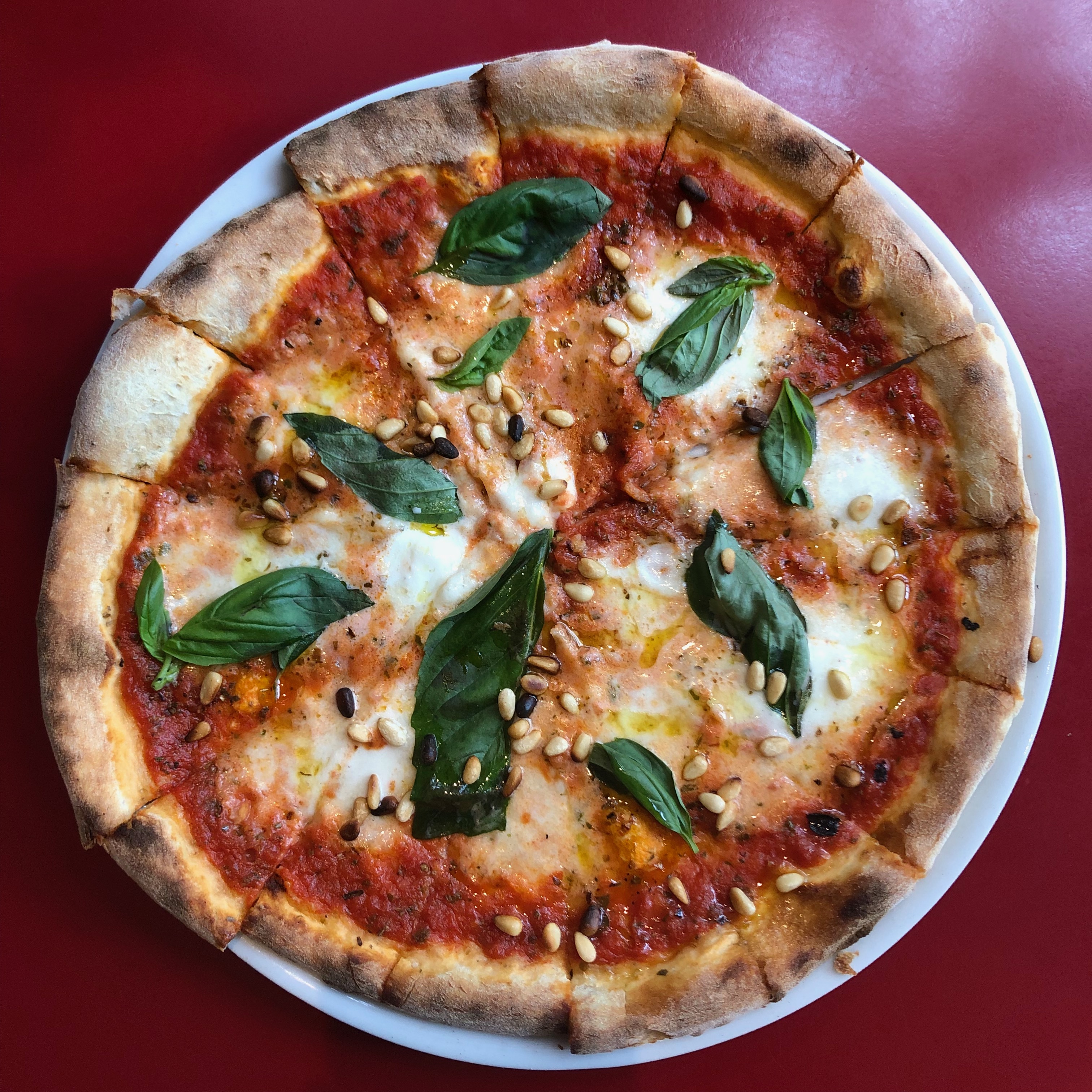 La pizzeria marseillaise s'installe dans Le Marais Paris Frivole