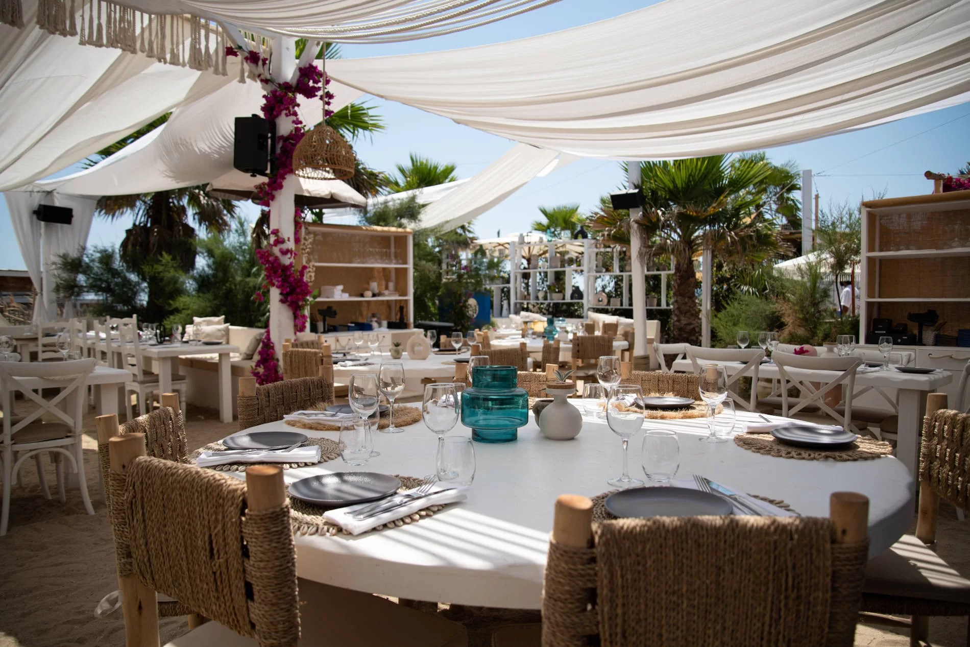 Le restaurant popup Kalamata,De retour à SaintTropez par Paris/Athènes Magazine