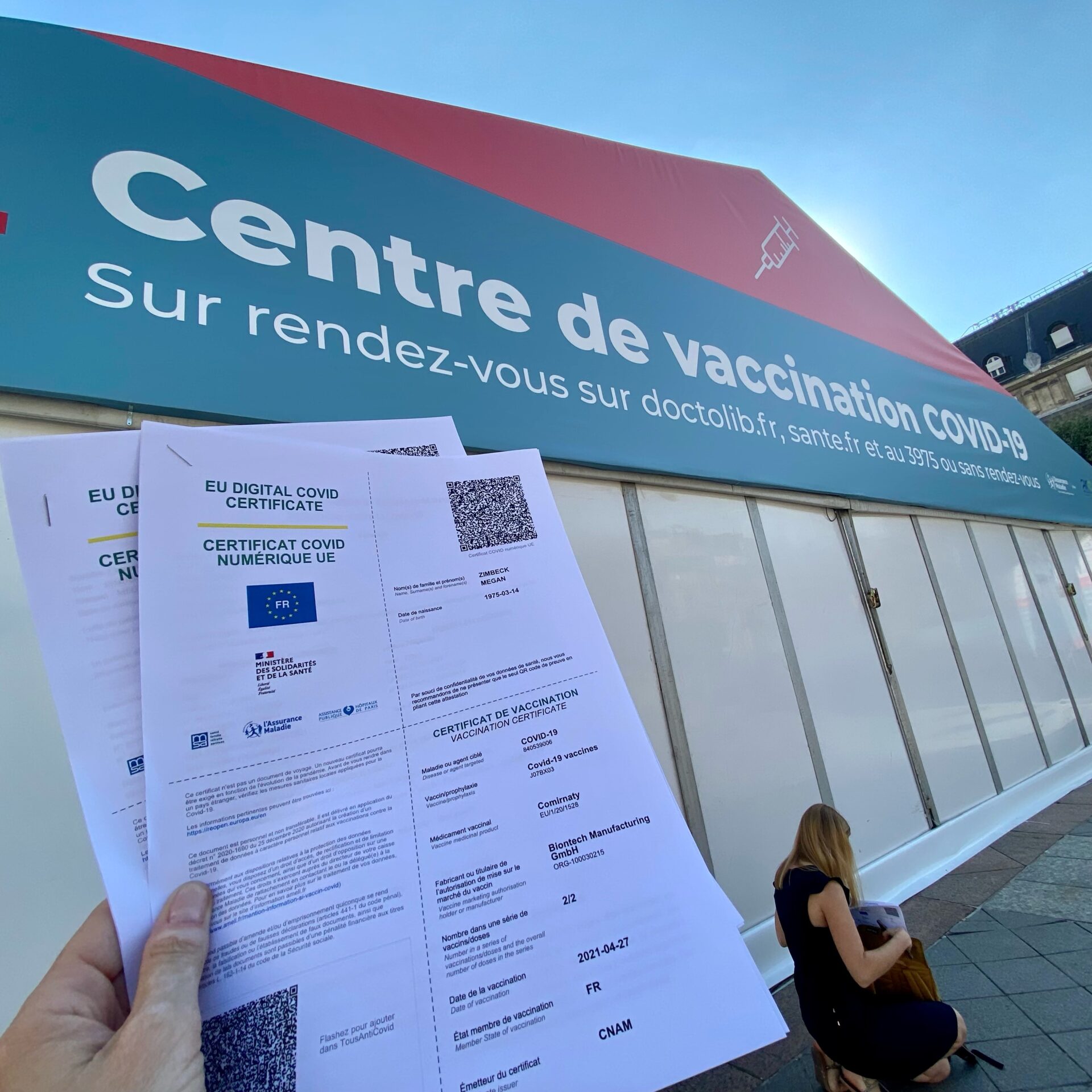 Can you transform your American vaccine card into French health pass?