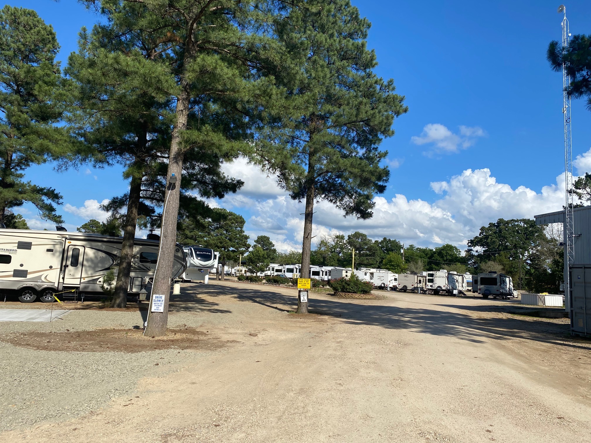 Amenties Paris RV Park