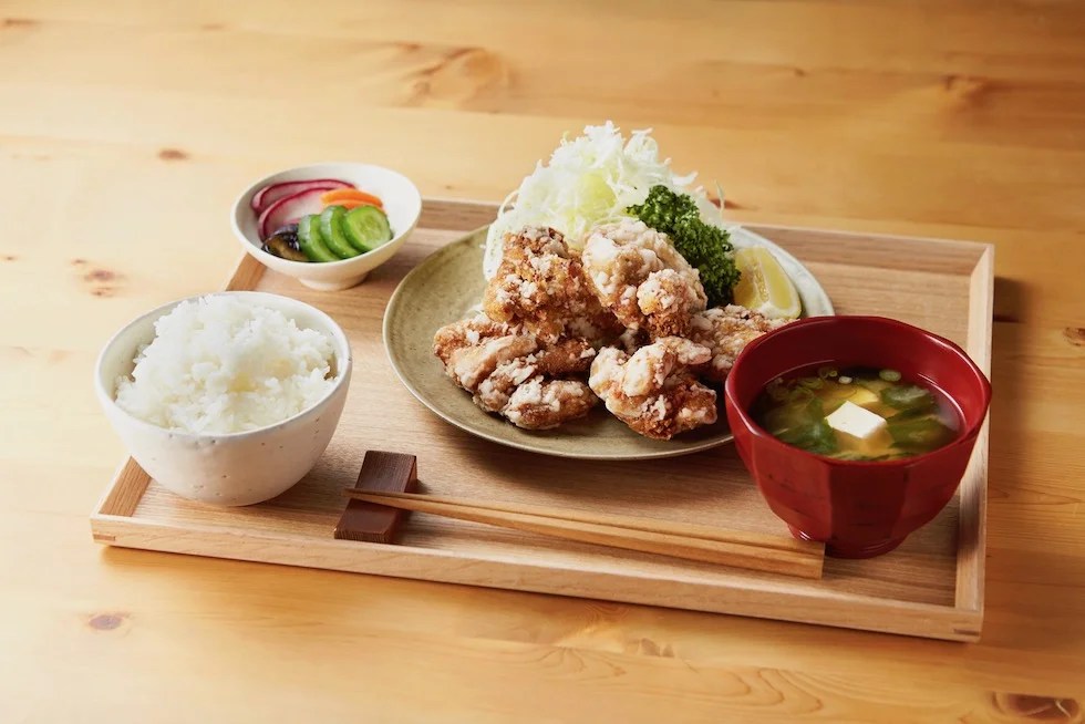 福岡市内】口コミで人気高い美味しい「和定食屋さん」7選！ - 大名Base Daimyo Base ごはんがすすむ！おうち定食のコツ」イベント・レポート｜【味の素パーク】たべる楽しさを、もっと。