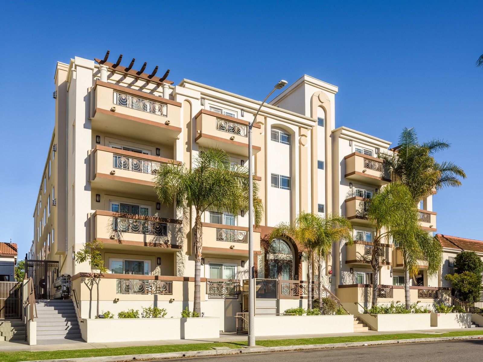 How To Upgrade Lighting For Multifamily Buildings Parker Lighting