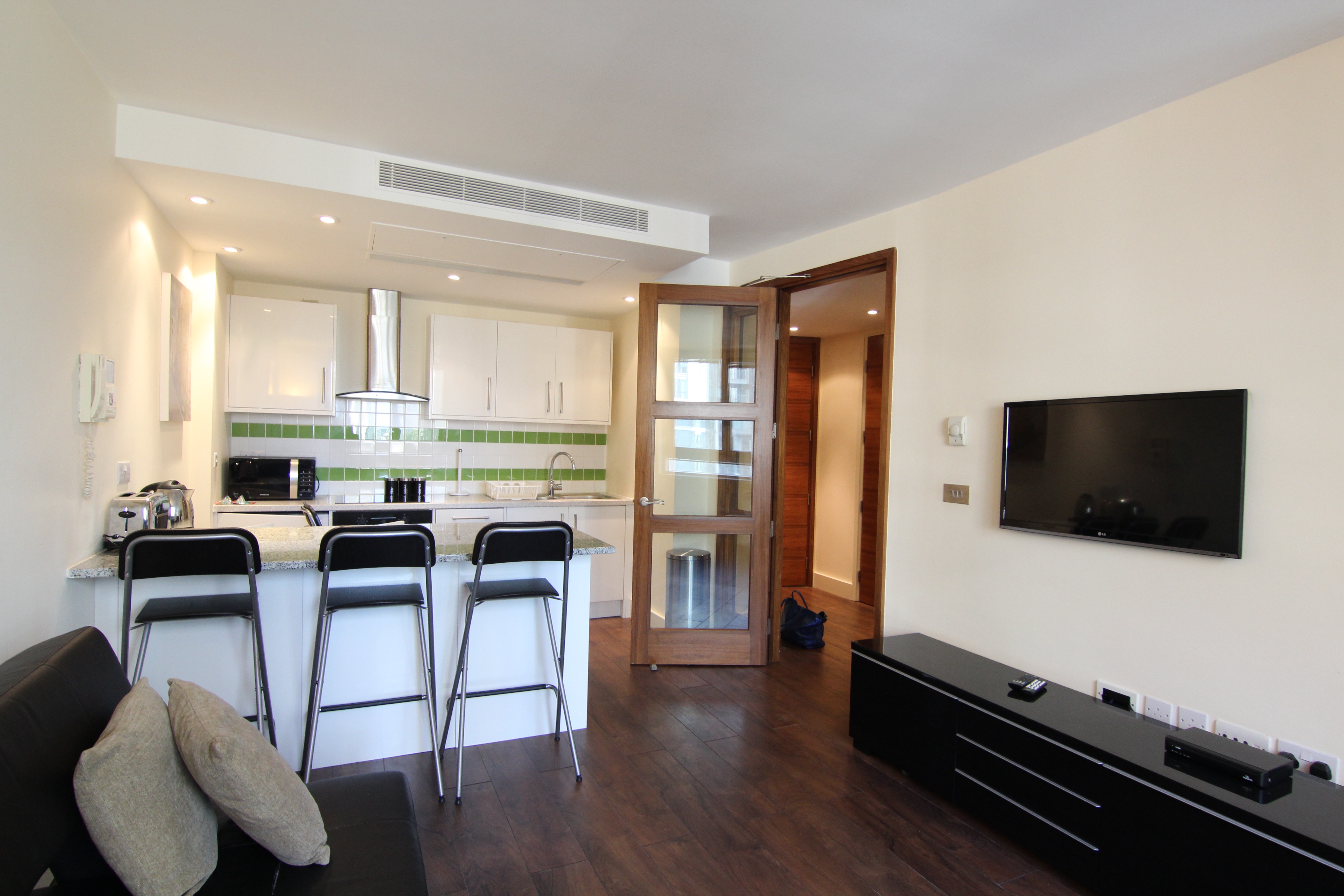 Peninsula Apartments, London W2 Parkers