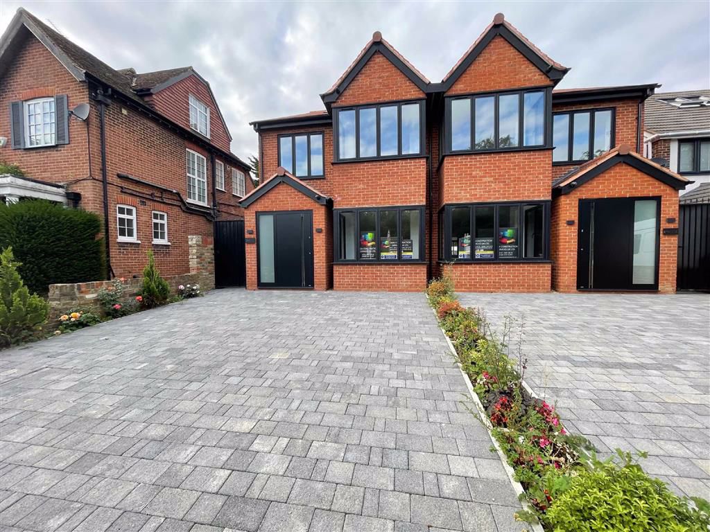 Tentelow Lane, Southall, Middlesex Parkfields Estates
