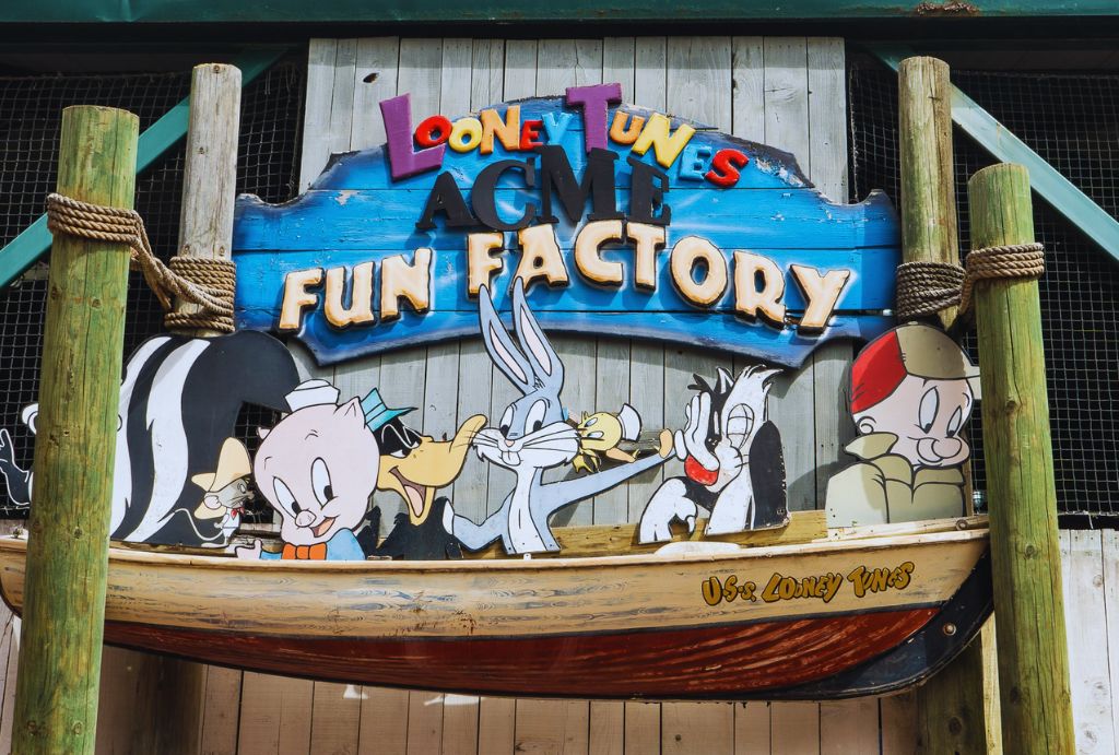 The Complete Guide to Looney Tunes Seaport (Six Flags Discovery Kingdom