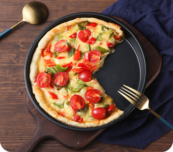 Pizza Pan with Holes vs No Holes What You Need to Know!