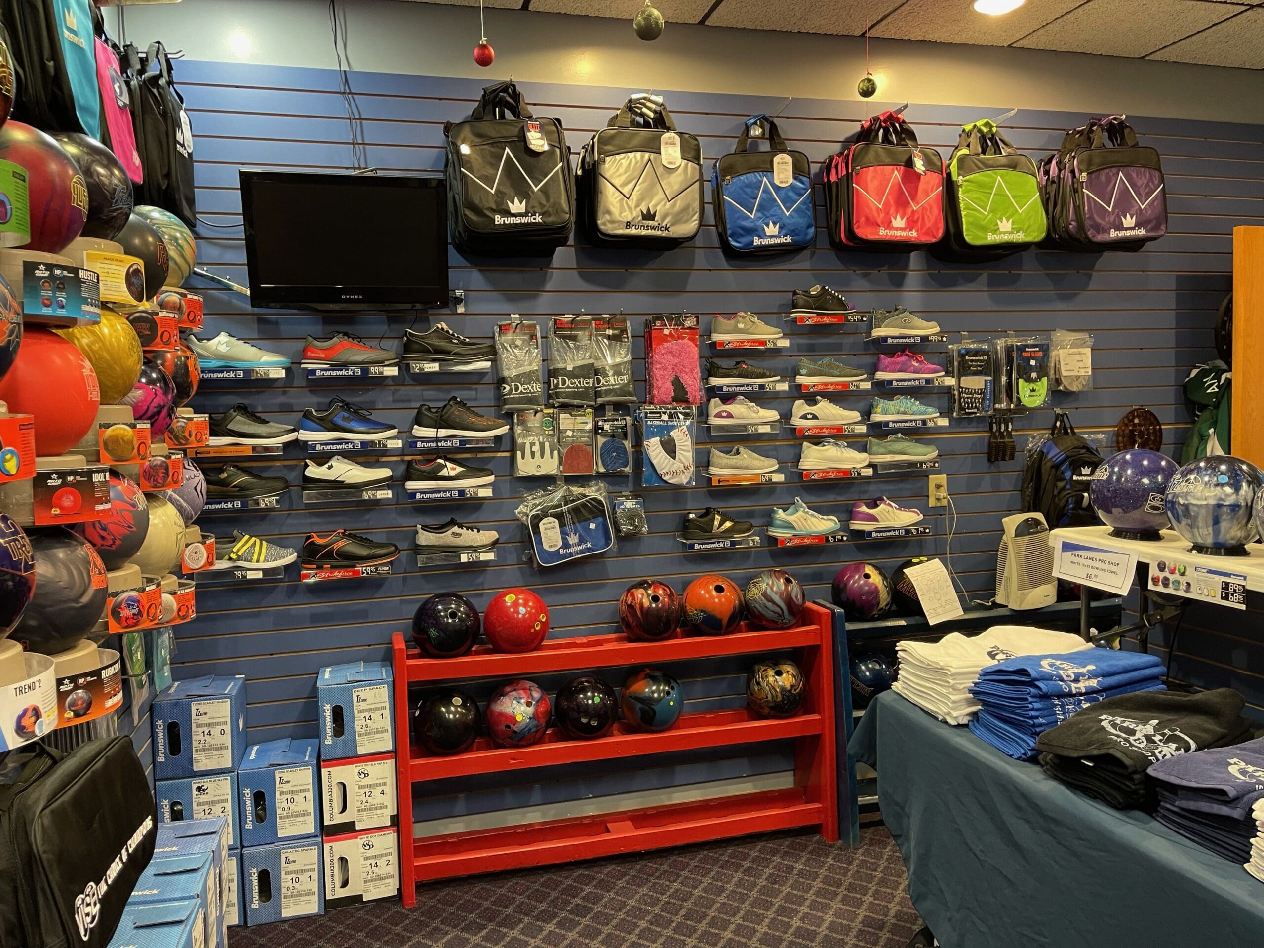 Pro Shop Park Lanes Bowl Loves Park, IL