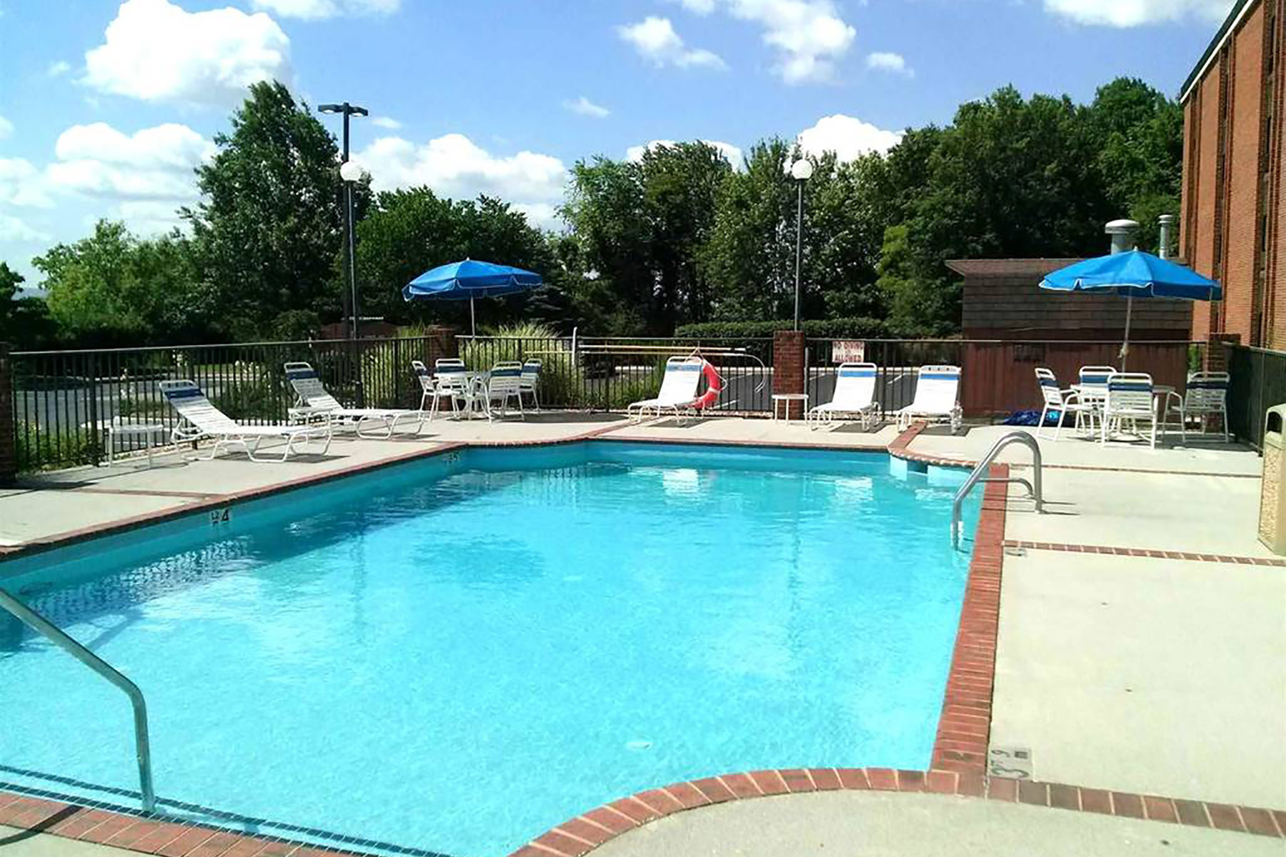 The Comfort Inn in Blacksburg, VA Park Commercial Real Estate, Inc.