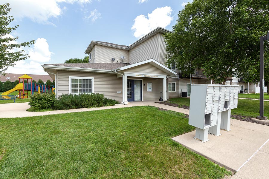 Photo Gallery Park Run Apartments In Le Claire, Iowa A PRE/3 Property