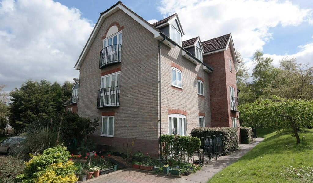 2 bedroom top floor apartment Parkyns Letting Agents Bury St Edmunds & Stowmarket