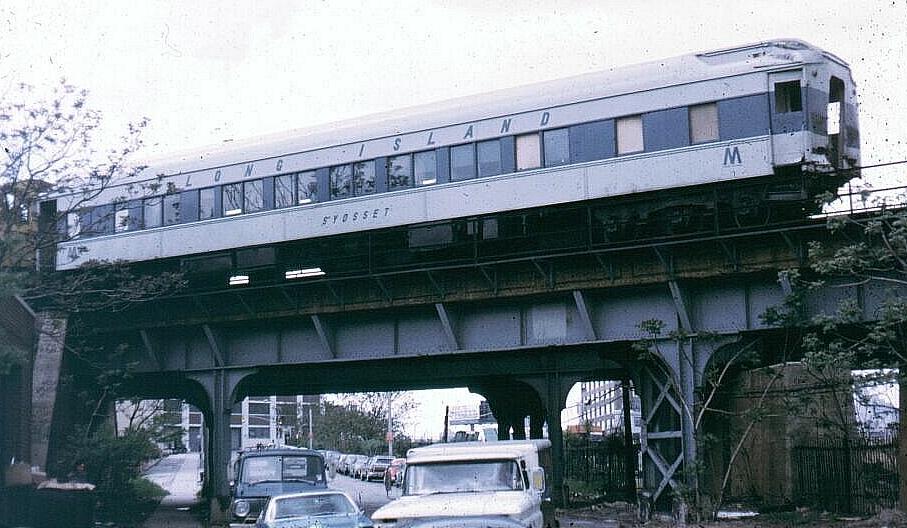 LIRR 2001 SYOSSET