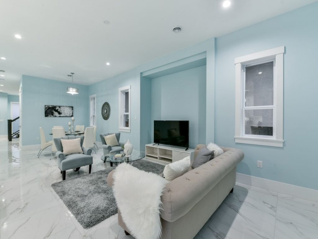 904 Alderson Avenue Coquitlam Parm Grewal