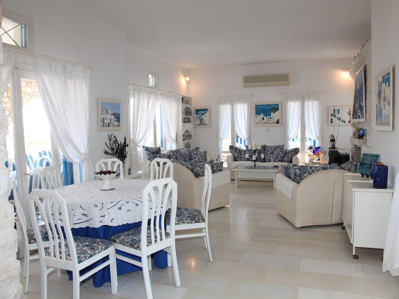 IsterniNaousa Villa for rent R017 Paros Invest Real Estate services