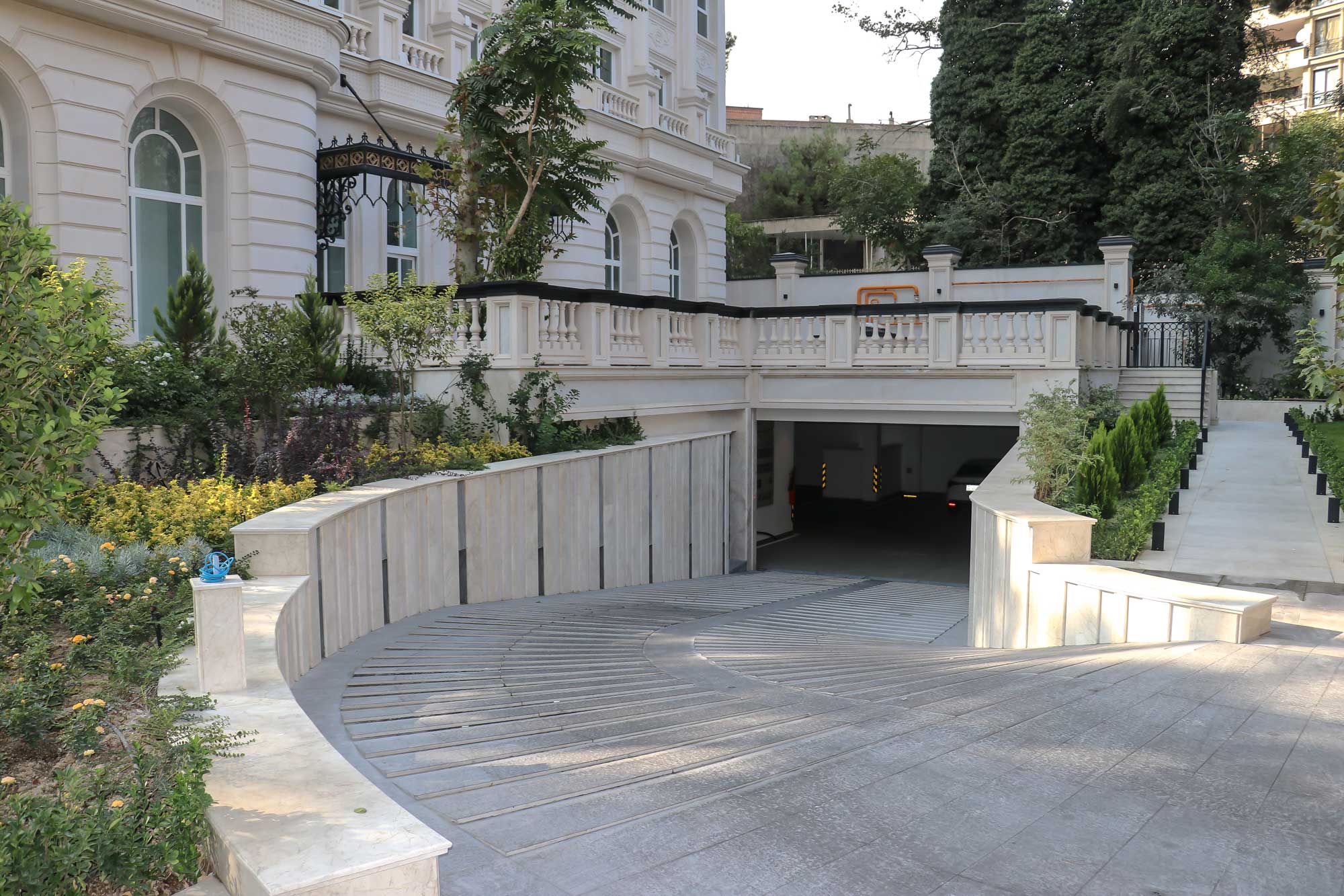 Rental Residential Luxury Building in Tehran Elahiyeh Pars Diplomatic