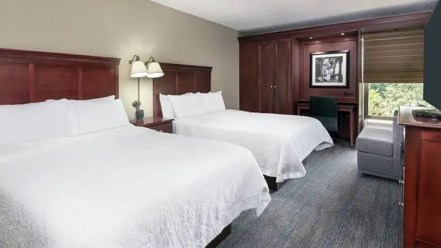 10 Best Hotels with Adjoining Rooms in Indianapolis