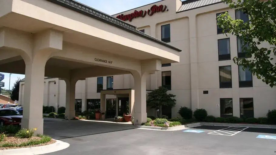 26 Best Hotels on The Blue Ridge Parkway in 2024