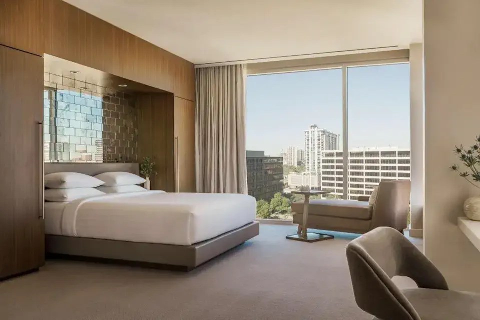 10 Best Hotels With Adjoining Rooms in Houston TX