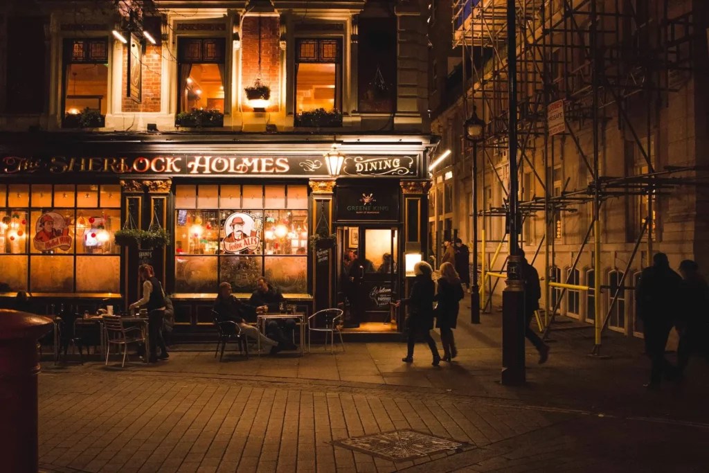 🍺 Best Happy Hours Bars in London PartyBackpackers