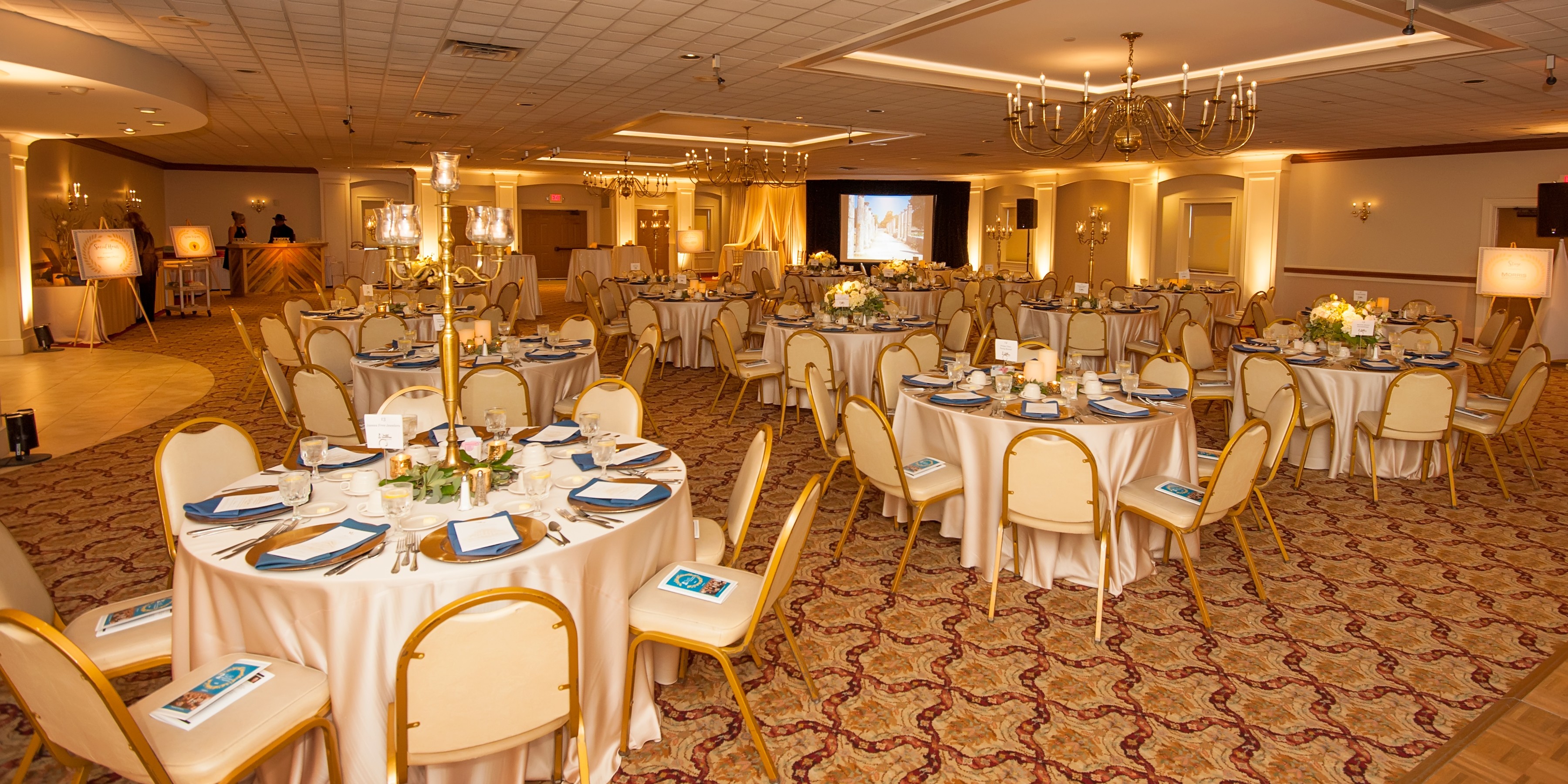 Presidential Banquet Center Party Pleasers Services