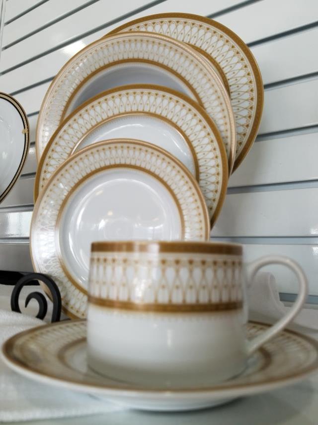 GATSBY GOLD LACE CHINA Rentals Palatine IL, Where to Rent GATSBY GOLD