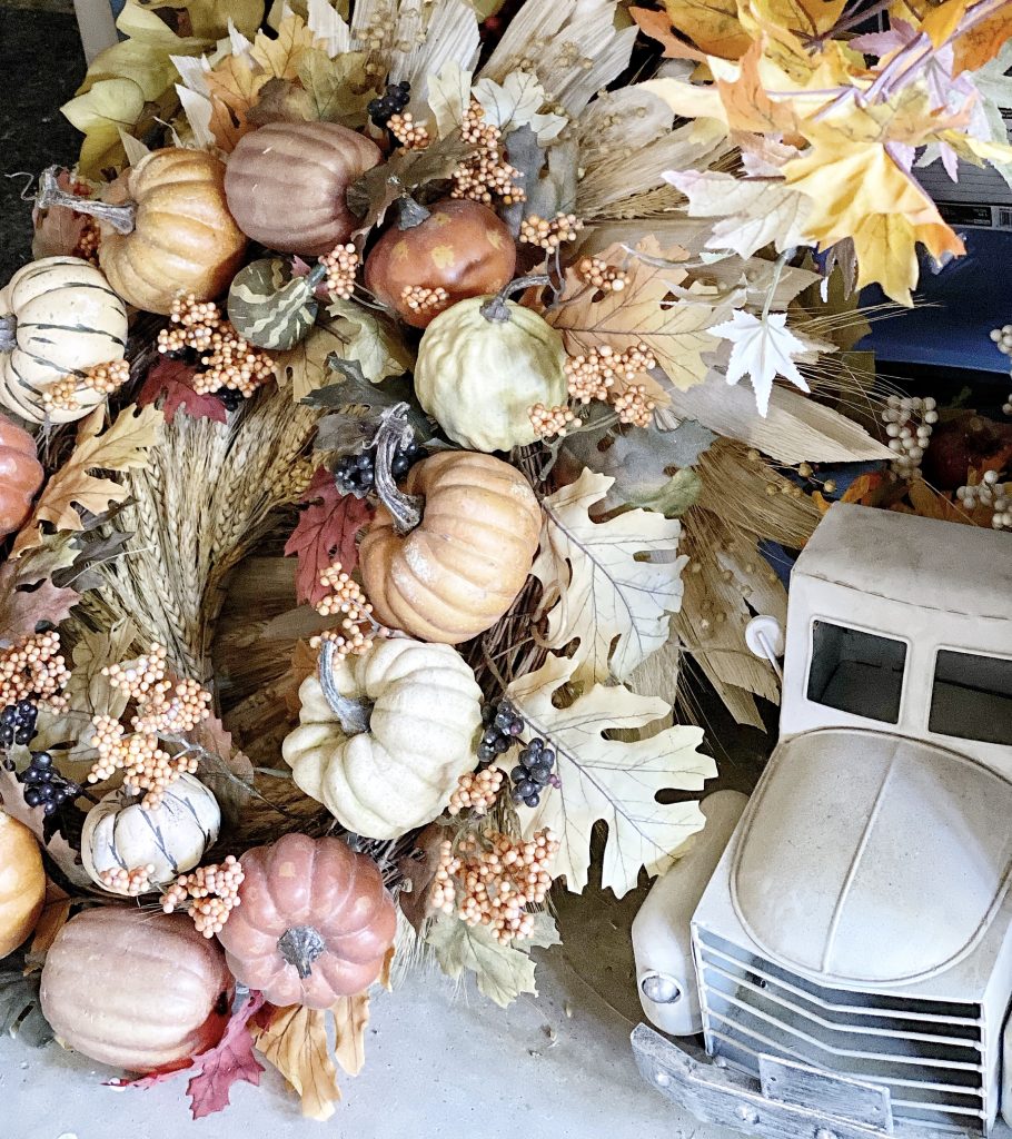 Want to Do Some Fall Decor Shopping Together? Pasha is Home