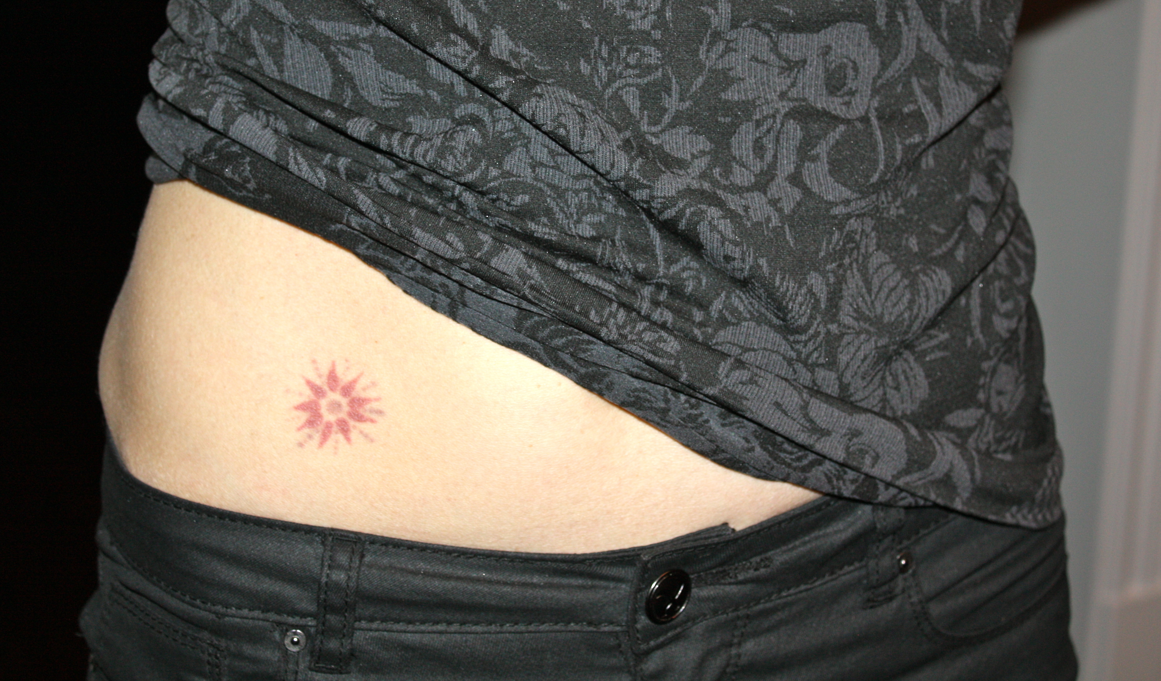 The Girl With The Sun Tattoo | Passion Searcher 2257_x_3844_jpg